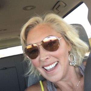 Meet your Posher, Carla